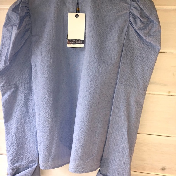 Zara blouse on blue - Picture 4 of 6